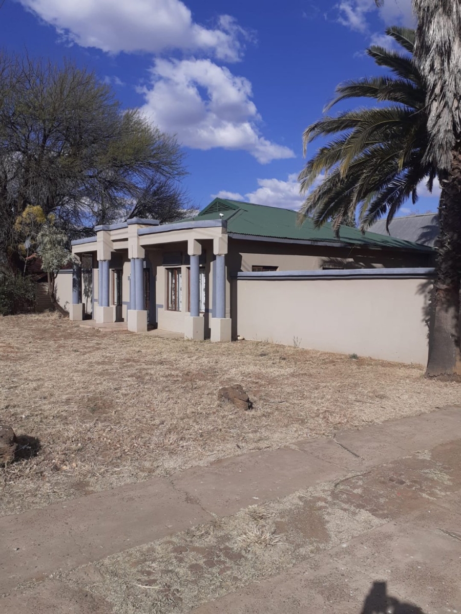 4 Bedroom Property for Sale in Bloemhof North West